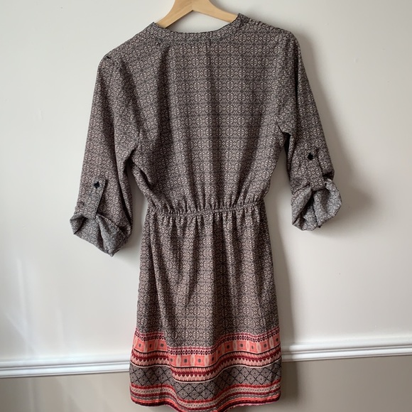 Lightweight 3/4 Sleeve Women’s Dress - Picture 2 of 3